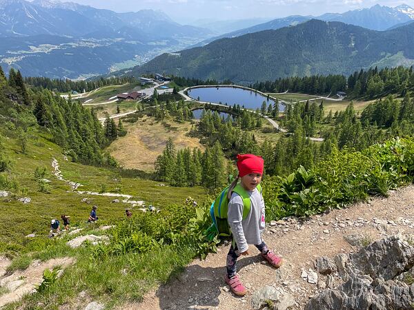 do-alp-s-detmi-v-nositku-reiteralm