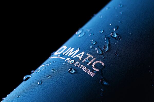 Detail na materiál s membránou Climatic Pro Extreme